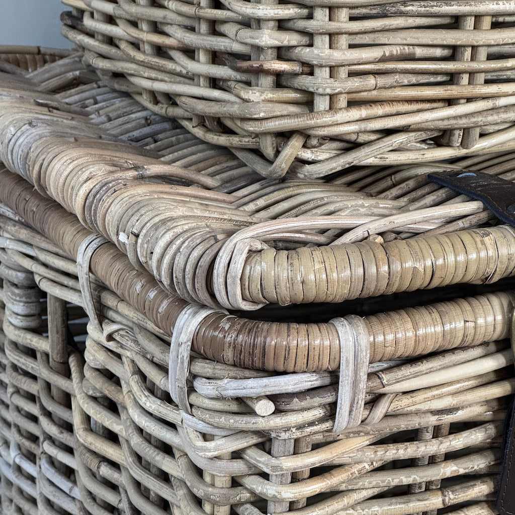 Large Wicker Hamper Baskets Lid Leather Straps 2 Sizes