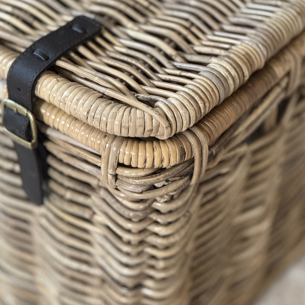 Large Wicker Hamper Baskets Lid Leather Straps 2 Sizes